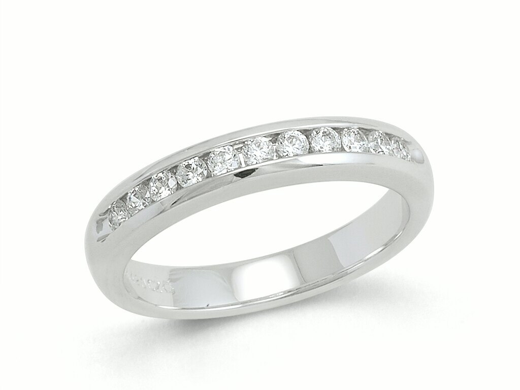 Haakonsen Lena rekke ring i hvitt gull med diamanter 0.34 ct